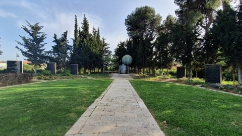 אנדרטת שם עולם (1).jpg