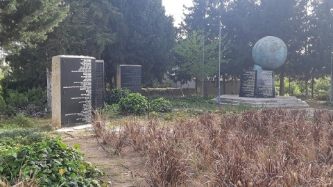 אנדרטת שם עולם (2).jpg